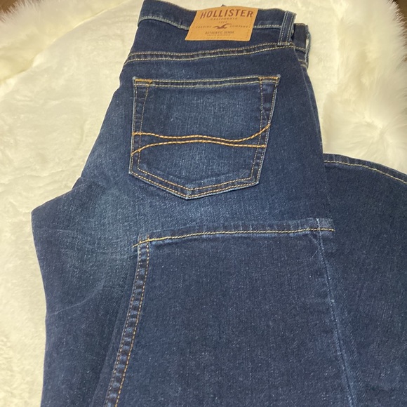 Hollister New with tag - Picture 3 of 3